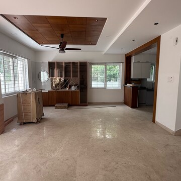 Room in 4 BHK Apartment at Mayfair Villas Tellapur, Tellapur – for Rent