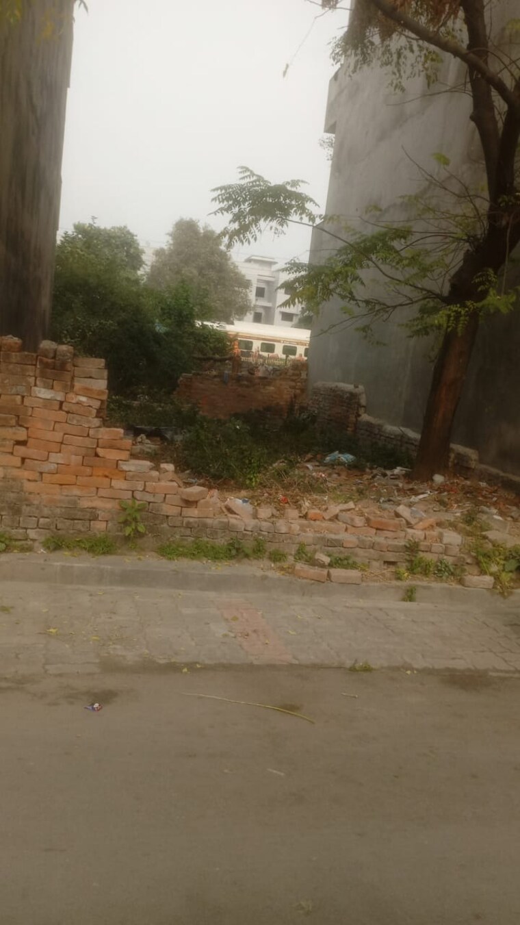 undefined, gomti nagar  1210 Sq.Ft. Plot In Gomti Nagar Lucknow 8909740
