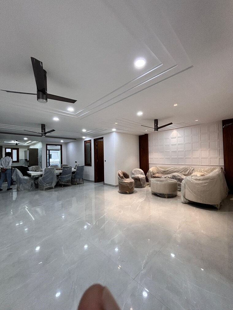  Parking, sector 85 4 Bedroom 350 Sq.Yd. Builder Floor In Sector 85 Faridabad 8909743