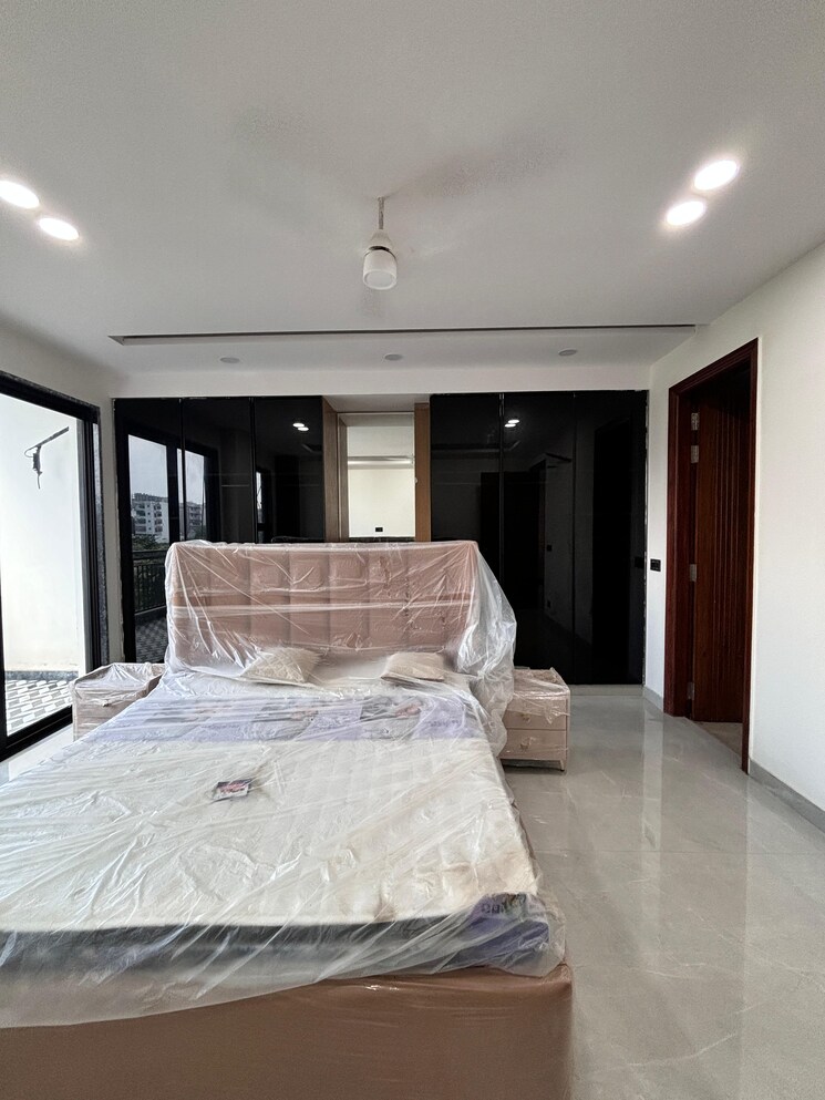 Bedroom, sector 85 4 Bedroom 350 Sq.Yd. Builder Floor In Sector 85 Faridabad 8909743
