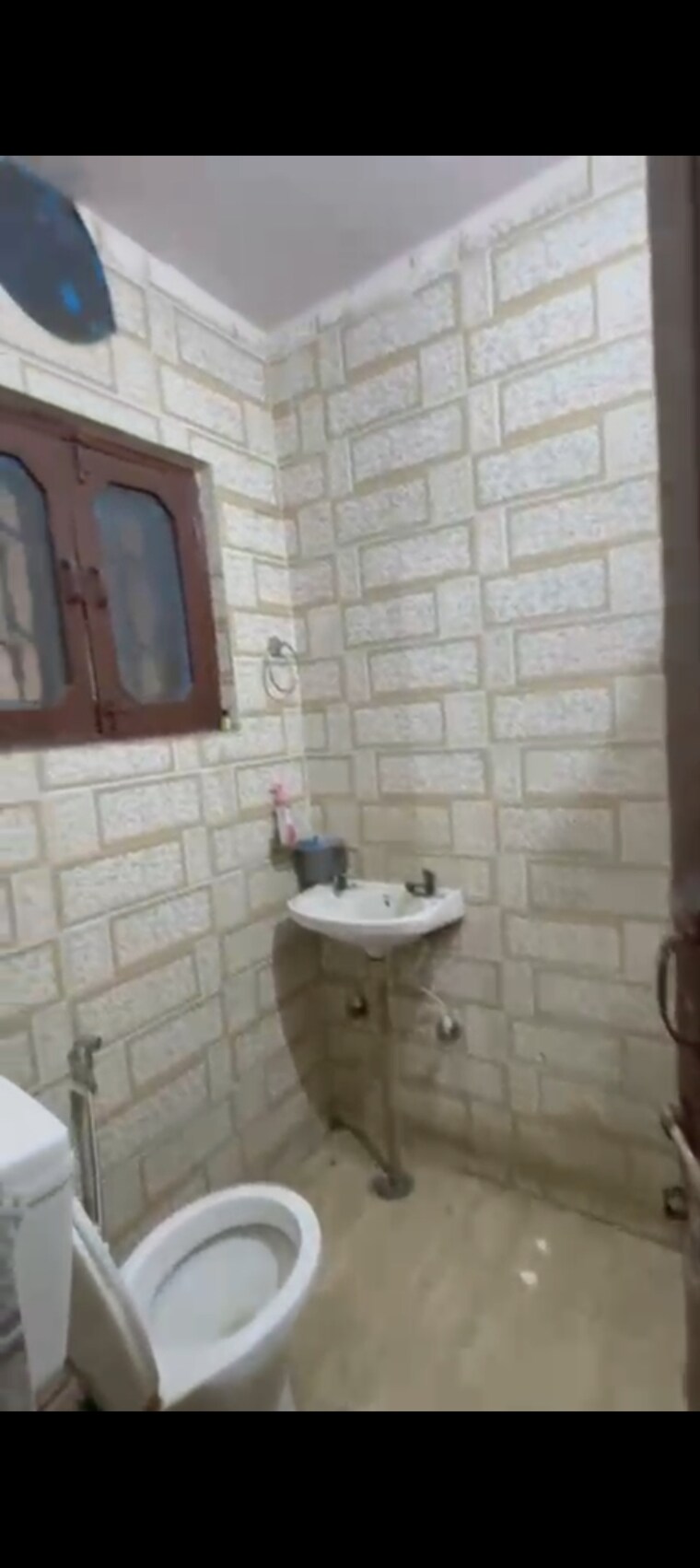 Bathroom, vaishali sector 3 2 Bedroom 950 Sq.Ft. Builder Floor In Vaishali Sector 3 Ghaziabad 8909754