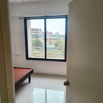 Room in 2 BHK Apartment at Chandkheda – for Rent