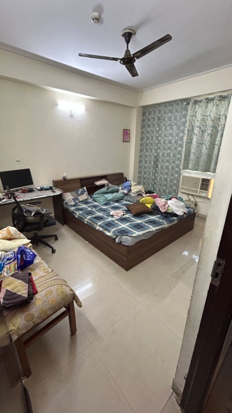 Master Bedroom, lajpat nagar 2 Bedroom 100 Sq.Yd. Builder Floor In Lajpat Nagar Delhi 8909812