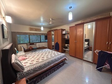 Bedroom in 1 BHK Apartment at Mahim West – for Rent