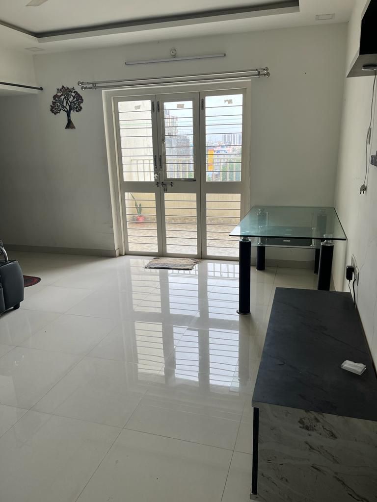 1 BHK + Servant Room,Extra Room Apartment For Rent in SR Om Paradise