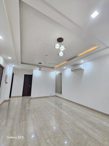 Bathroom in 3 BHK Builder Floor at Auram Floor, South City 2 – for Rent