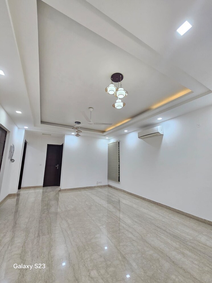 Bathroom, auram-floor 3 Bedroom 1800 Sq.Ft. Builder Floor In South City 2 Gurgaon 8909869