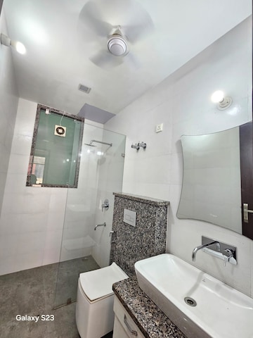 Master Bedroom in 3 BHK Builder Floor at Auram Floor, South City 2 – for Rent
