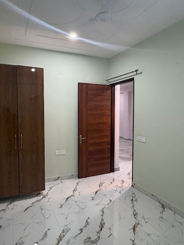 Room in 3 BHK Builder Floor at Palam Vihar Extension – for Rent