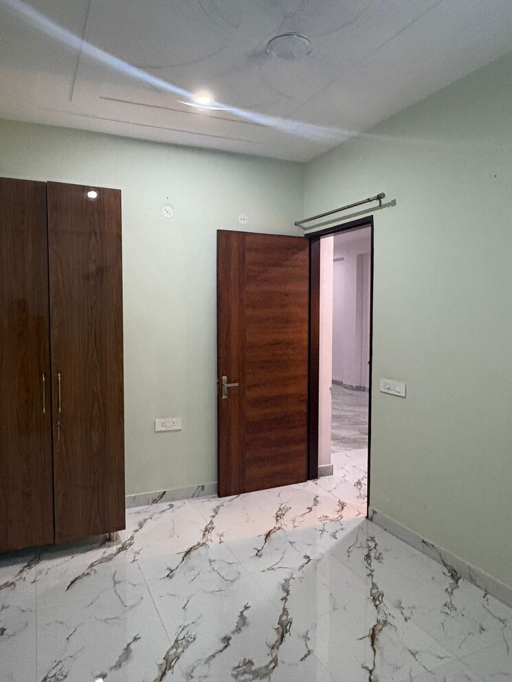 Room, palam vihar extension 3 Bedroom 1200 Sq.Ft. Builder Floor In Palam Vihar Extension Gurgaon 8909879