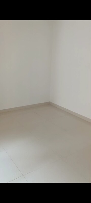 Room in 2 BHK Apartment at Runwal Eirene, Balkum Pada – for Rent