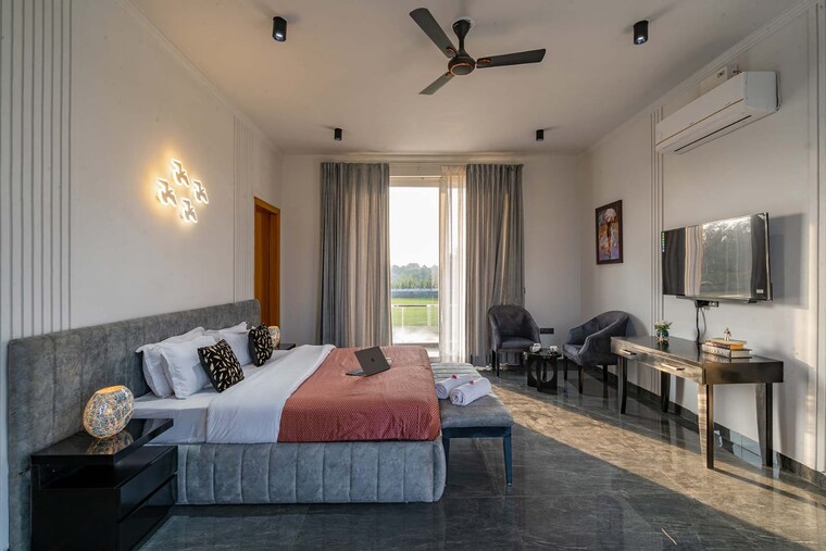 Master Bedroom, pitampura 4 Bedroom 250 Sq.Yd. Builder Floor In Pitampura Delhi 8909892