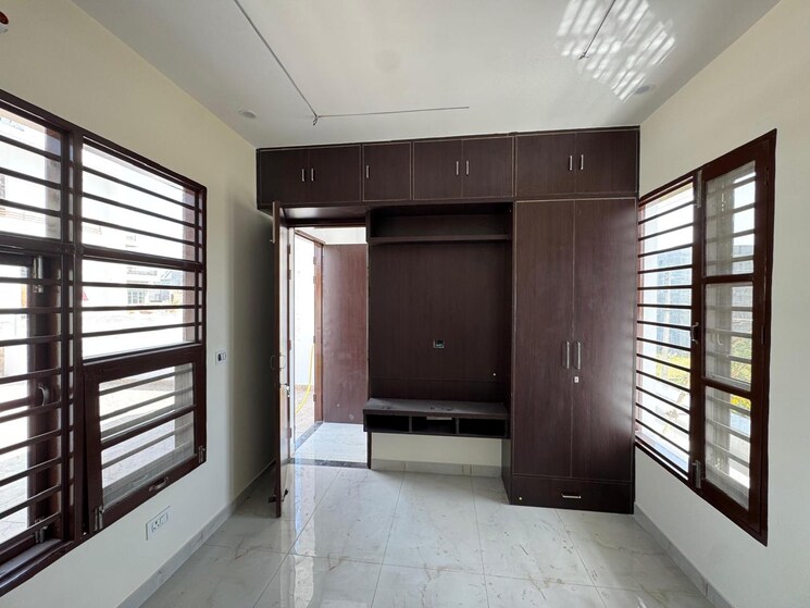 Room, ambala highway 3 Bedroom 93 Sq.Yd. Independent House In Ambala Highway Zirakpur 8909900