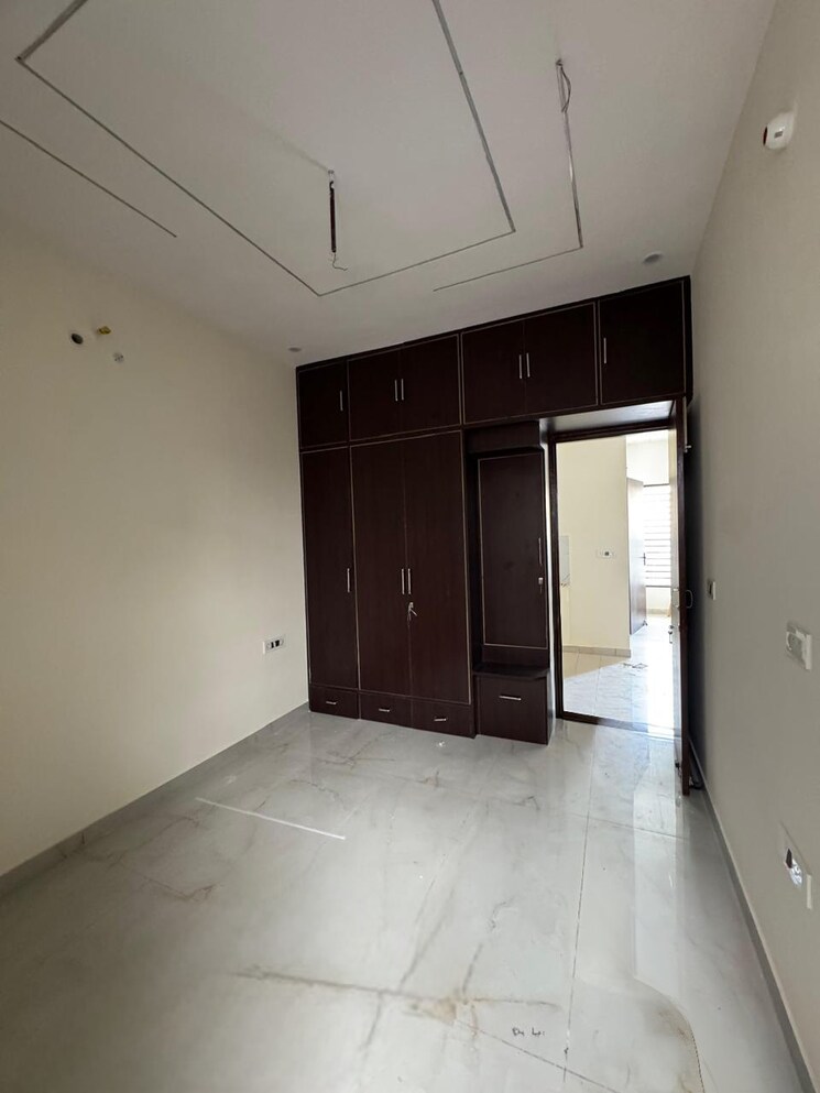 Room, ambala highway 3 Bedroom 93 Sq.Yd. Independent House In Ambala Highway Zirakpur 8909900