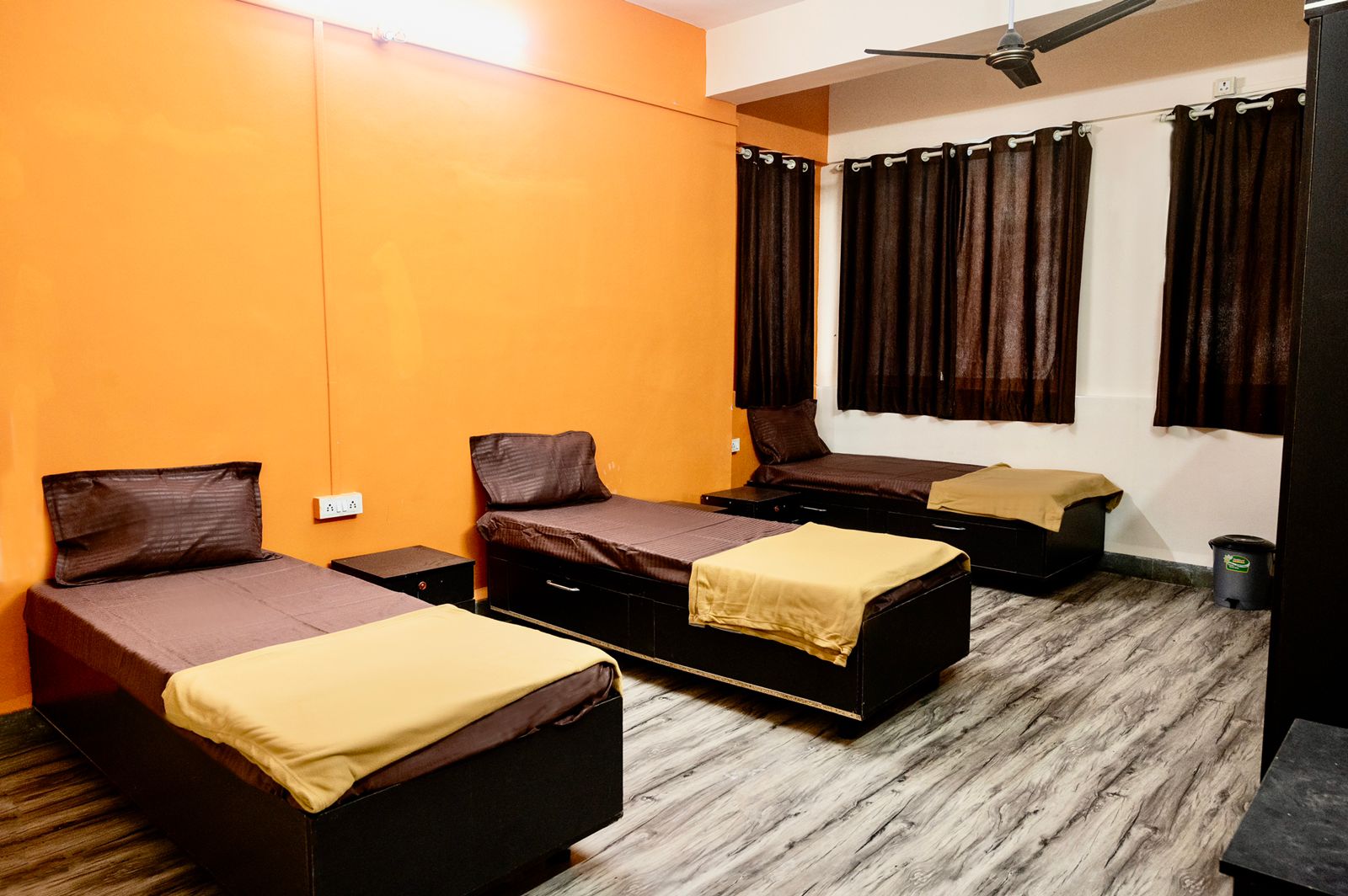 Pg For Rent in Model colony