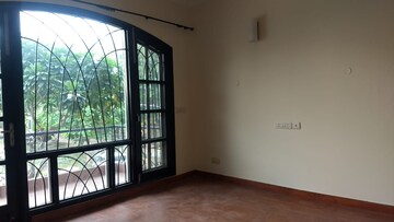 Room in 3 BHK Builder Floor at Unitech South City II, Sector 50 – for Rent