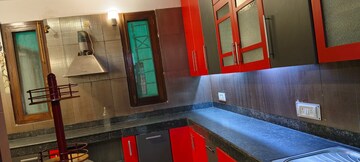 Furnished Amenities in 3 BHK Builder Floor at Unitech South City II, Sector 50 – for Rent