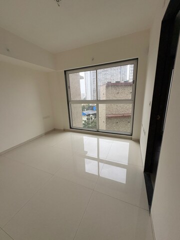 Room in 2 BHK Apartment at Runwal Nirvana, Parel – for Rent