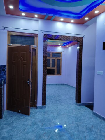 Building Lobby in 2 BHK Independent House at Jankipuram – for Rent
