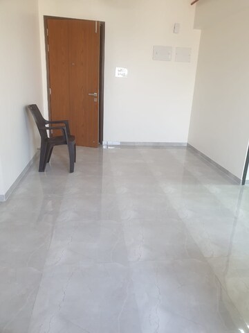 Room in 1 BHK Apartment at Earth Vintage, Dadar West – for Rent