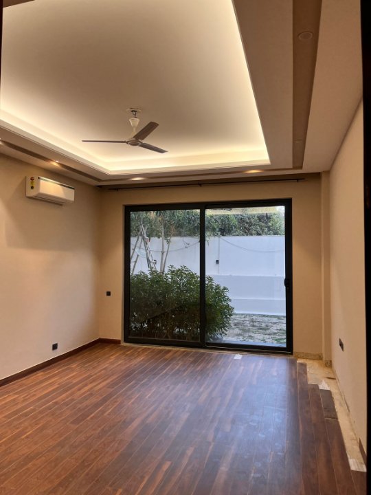 3.5 BHK + Servant Room,Study Room Builder Floor For Sale in Ansal API Esencia