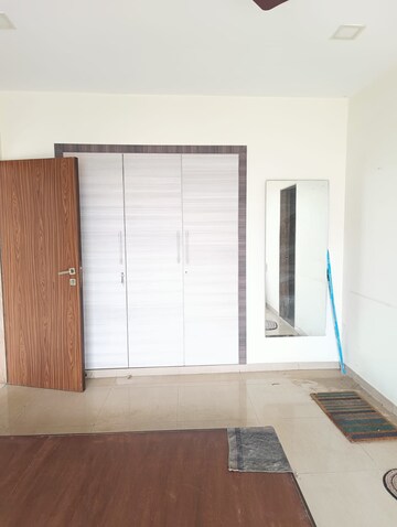 Room in 3 BHK Apartment at Krypton Tower, Prabhadevi – for Rent