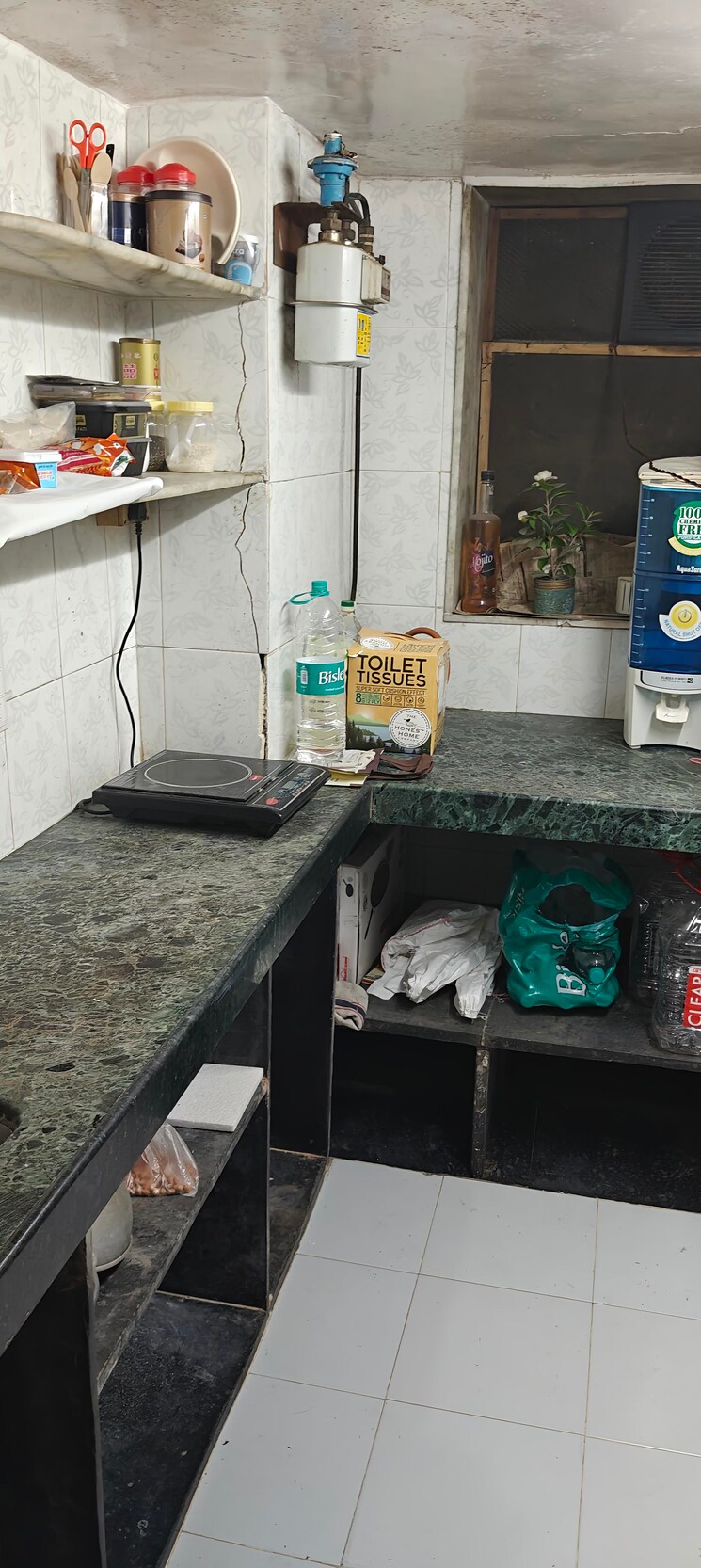 Kitchen, andheri east 1 Bedroom 300 Sq.Ft. Apartment In Andheri East Mumbai 8910166
