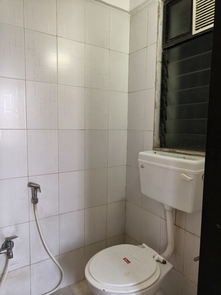 Bathroom, sai-milan-chs 1 Bedroom 460 Sq.Ft. Apartment In Worli Mumbai 8910239