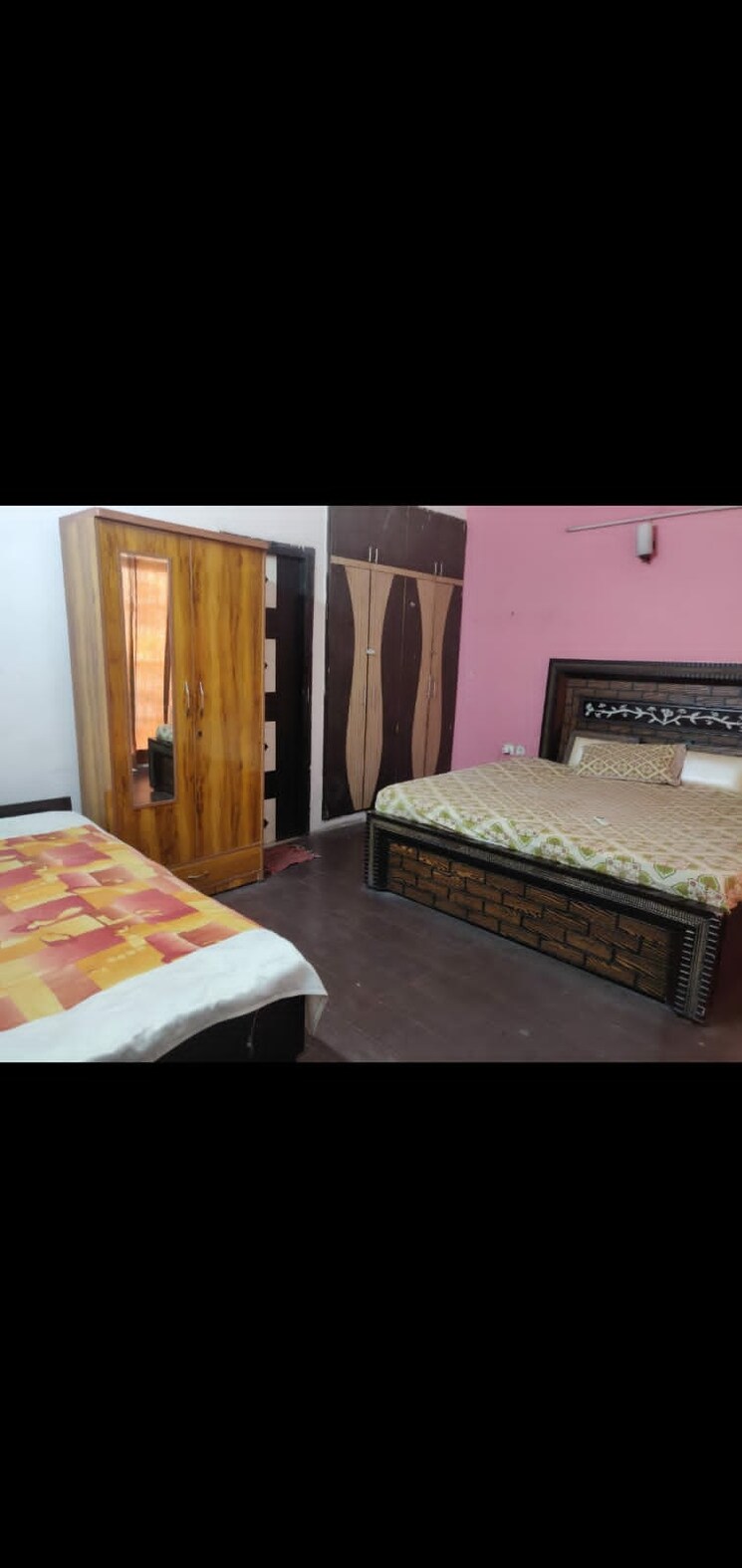 Bedroom, mahagun-mascot 3 Bedroom 1550 Sq.Ft. Apartment In Sain Vihar Ghaziabad 8910263