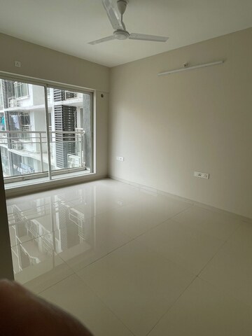 Room in 2 BHK Apartment at Sugee Atharva, Prabhadevi – for Rent