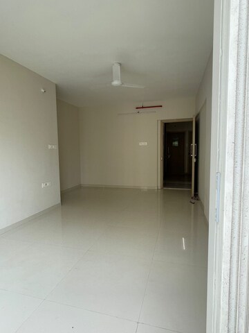 Room in 2 BHK Apartment at Sugee Atharva, Prabhadevi – for Rent