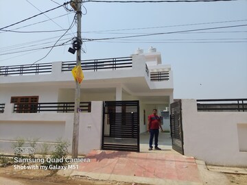 5 BHK Villa – Exterior View View at Gomti Nagar - for Rent
