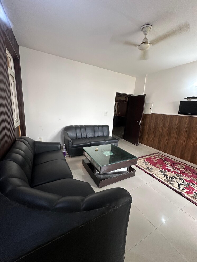 Living Room, klj-platinum-heights 2 Bedroom 652 Sq.Ft. Apartment In Sector 77 Faridabad 8910281