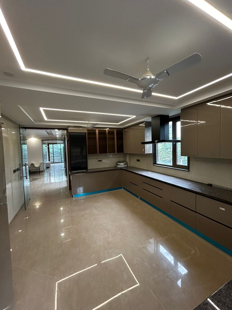 Kitchen, dlf-privana 4 Bedroom 3977 Sq.Ft. Apartment In Sector 76 Gurgaon 8910306