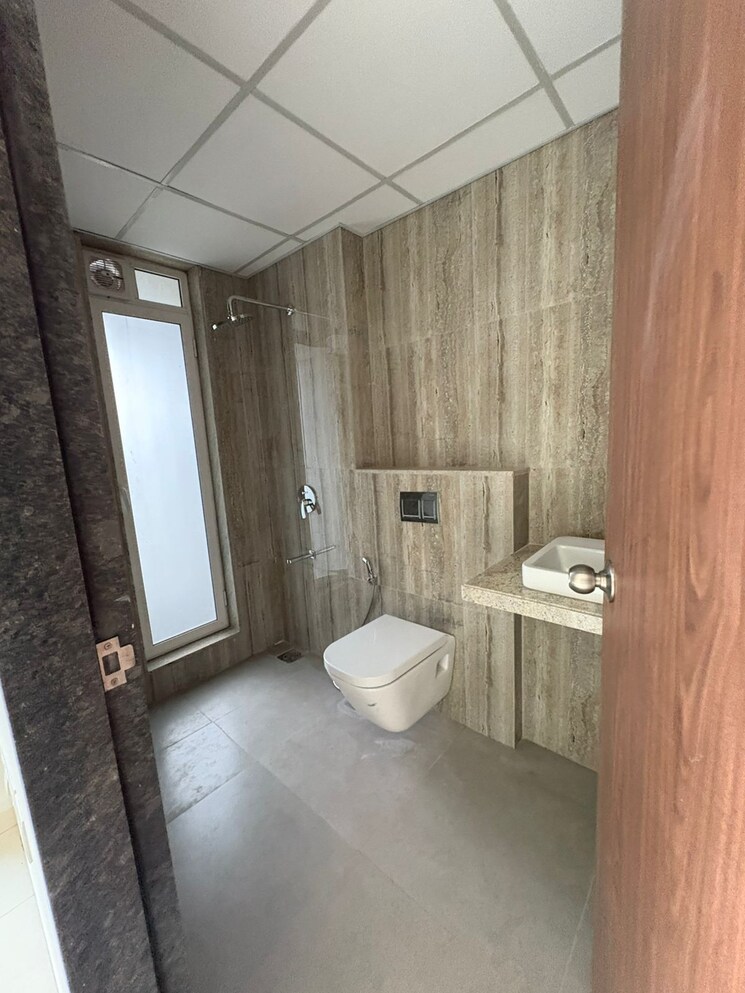 Bathroom, sterling-seaface 3 Bedroom 2150 Sq.Ft. Apartment In Worli Mumbai 8910321