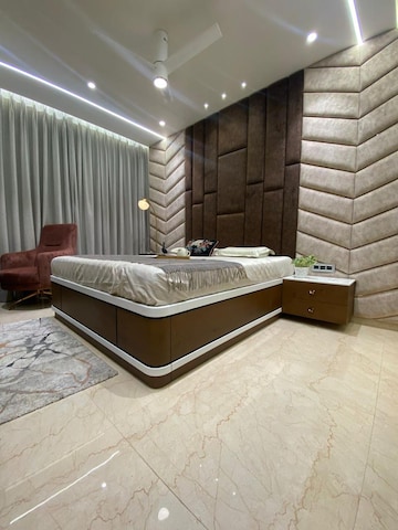 Room in 3 BHK Apartment at Hiranandani Meadows, Manpada – for Rent