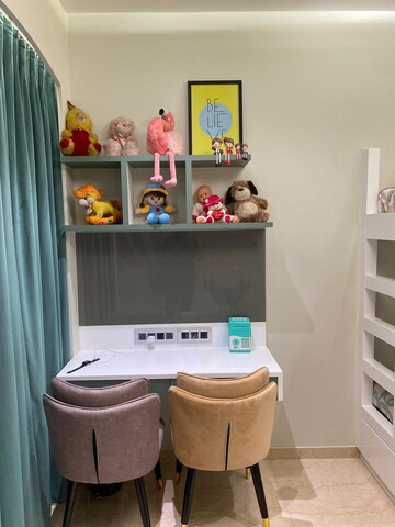 Furnished Amenities in 3 BHK Apartment at Hiranandani Meadows, Manpada – for Rent