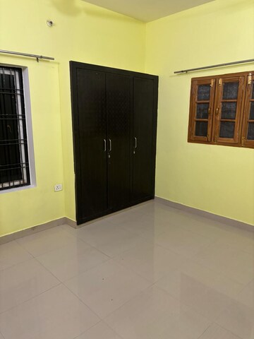 Room in 2 BHK Independent House at Jankipuram Vistar – for Sale