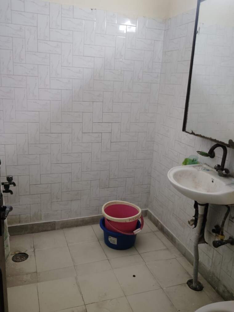 Bathroom, sector 55 3.5 Bedroom 167 Sq.Mt. Independent House In Sector 55 Noida 8910386