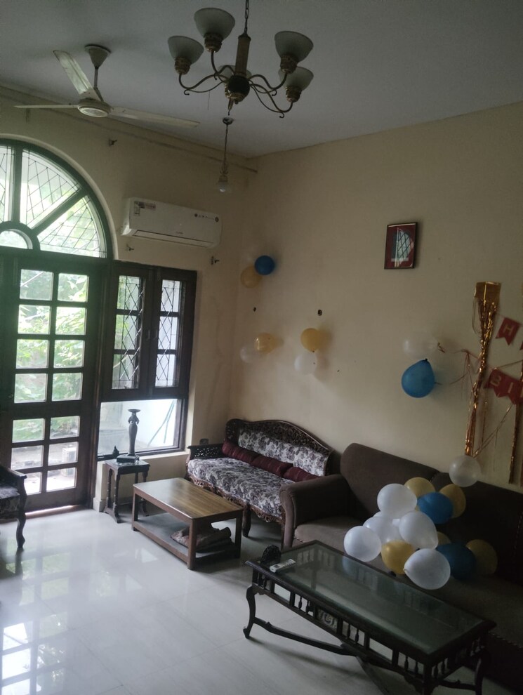 Living Room, sector 55 3.5 Bedroom 167 Sq.Mt. Independent House In Sector 55 Noida 8910386