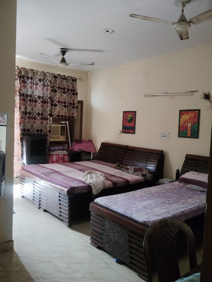 Bedroom, sector 55 3.5 Bedroom 167 Sq.Mt. Independent House In Sector 55 Noida 8910386