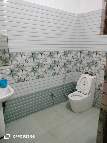 Bathroom in 2 BHK Builder Floor at Gomti Nagar – for Rent