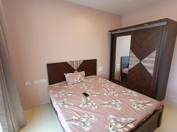Bedroom in 3 BHK Apartment at Parel – for Rent