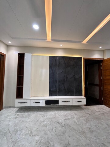 Building Lobby in 4 BHK Builder Floor at Sector 76 – for Sale
