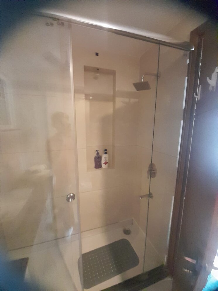 Bathroom, south extension i 3 Bedroom 1850 Sq.Ft. Builder Floor In South Extension I Delhi 8910509