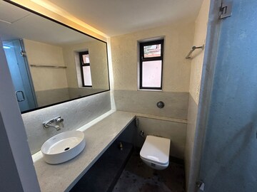 Attached Bathroom in 3 BHK Apartment at Lakeshore Manor, Halasuru – for Rent