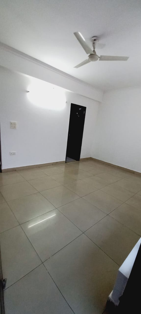 3 BHK + Servant Room 1405 Sq.Ft. Apartment in Proview Officer City