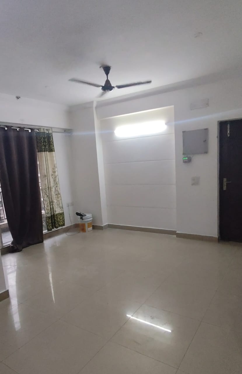 2.5 BHK Apartment For Sale in Gaur City 2 - 12th Avenue