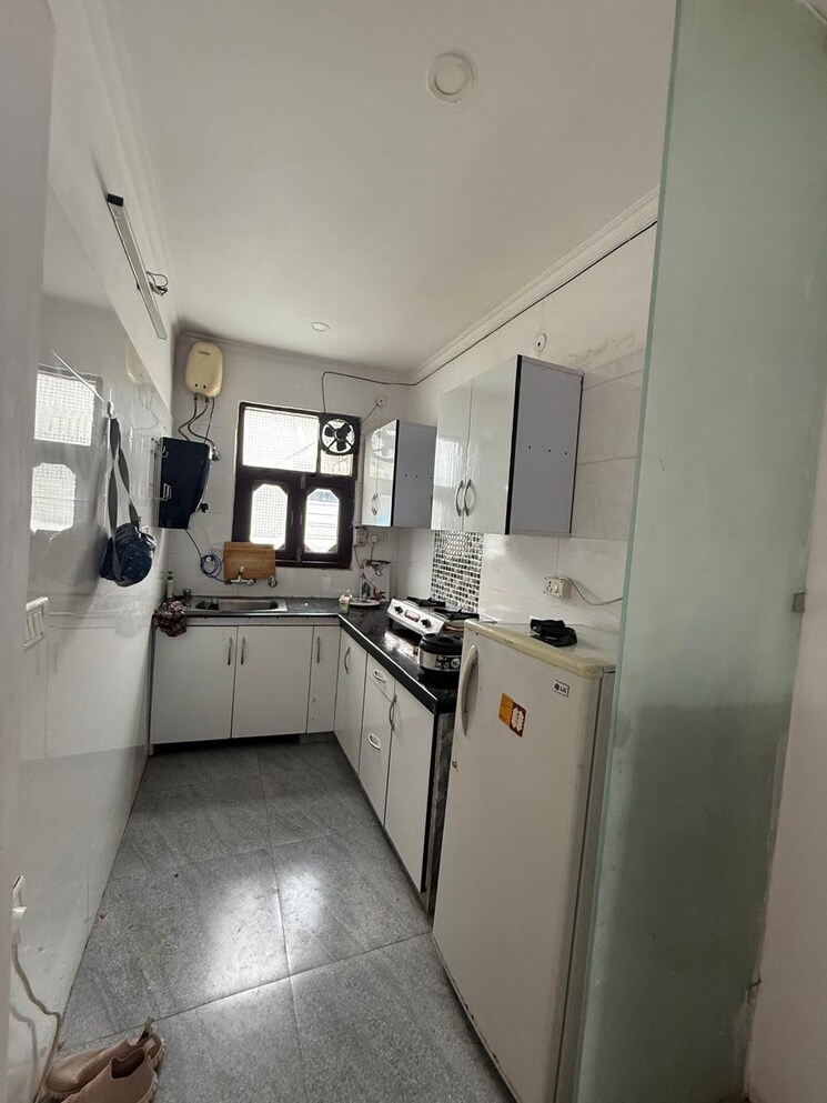 Kitchen, chittaranjan park 2 Bedroom 1300 Sq.Ft. Builder Floor In Chittaranjan Park Delhi 8910530