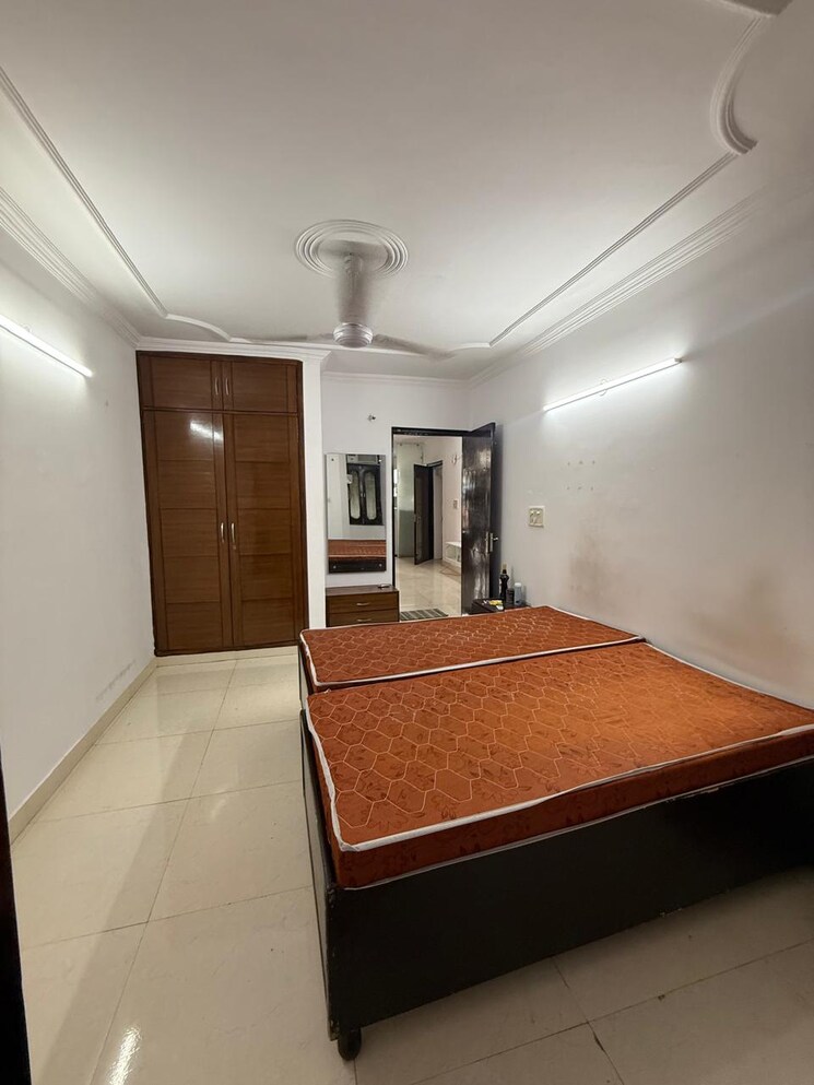 Bedroom, chittaranjan park 2 Bedroom 1300 Sq.Ft. Builder Floor In Chittaranjan Park Delhi 8910530